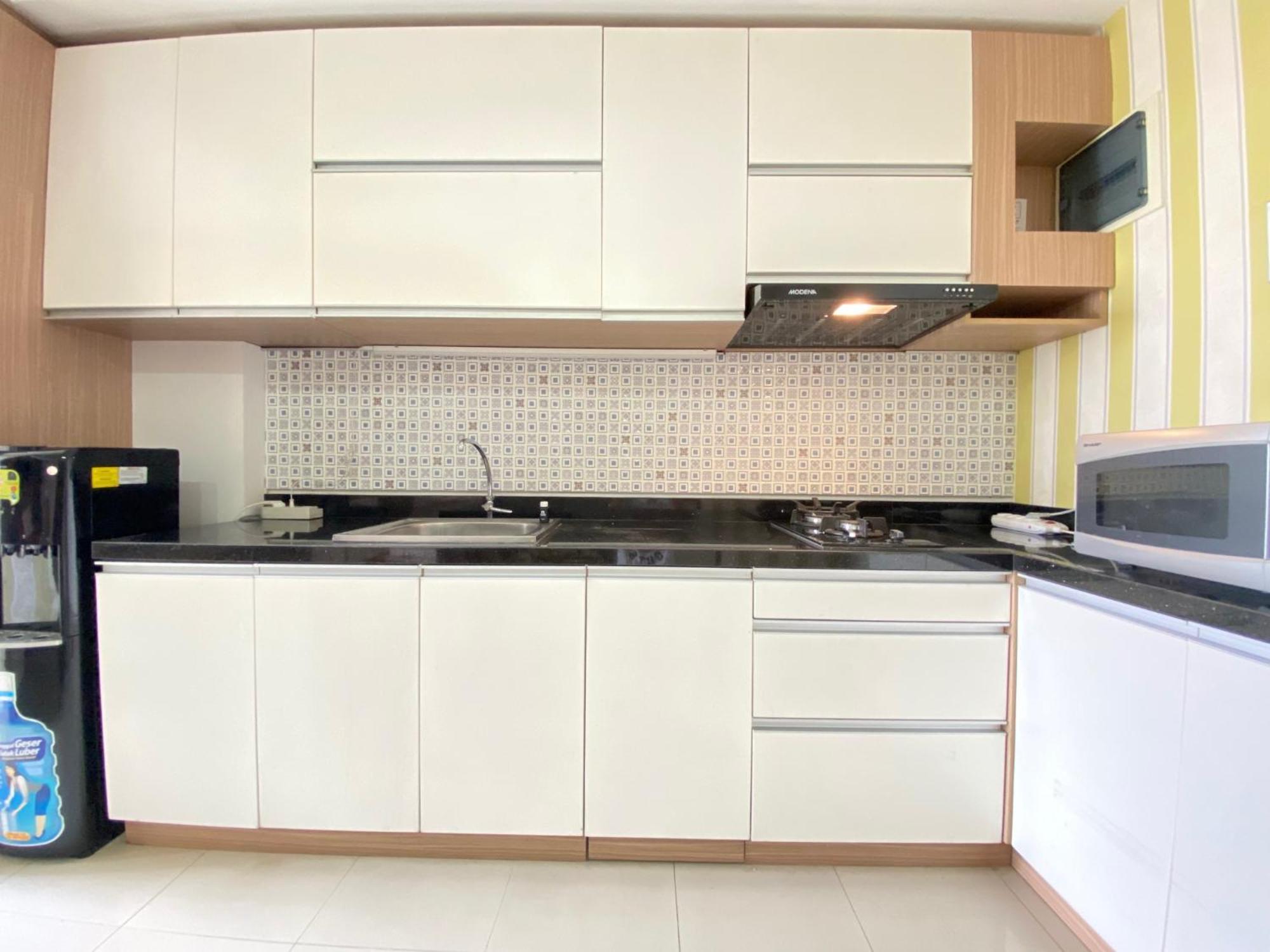 Luxurious & Spacious 2br At Parahyangan By Travelio
