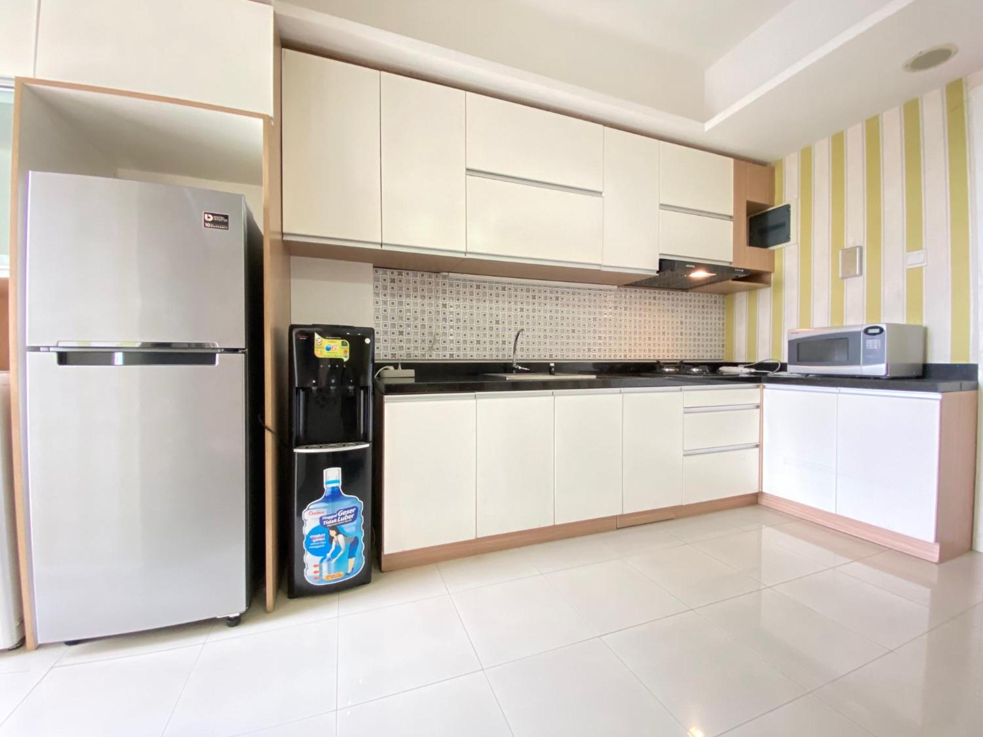 Luxurious & Spacious 2br At Parahyangan By Travelio Apartemen Bandung