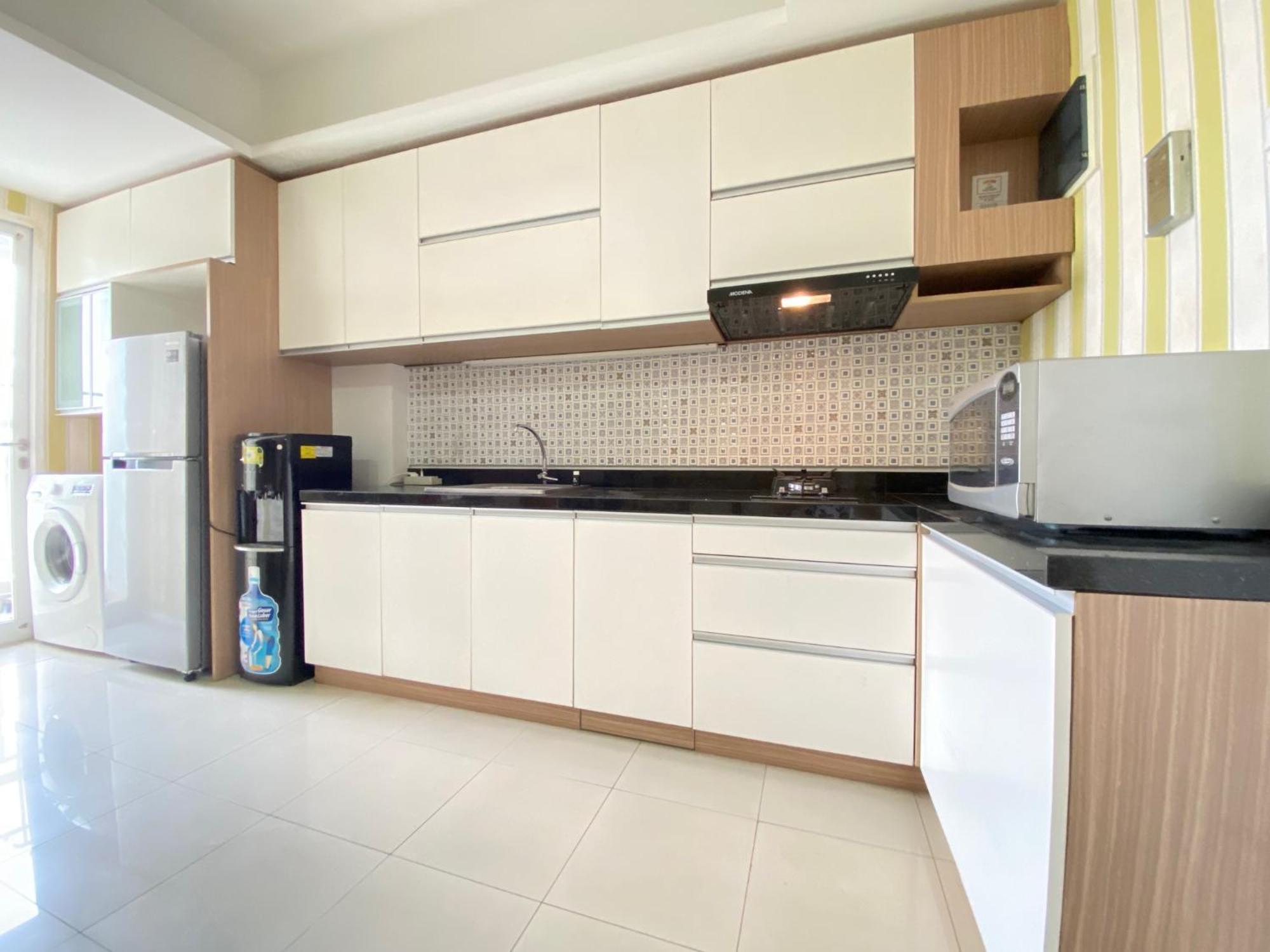 Apartemen Luxurious & Spacious 2br At Parahyangan By Travelio Bandung
