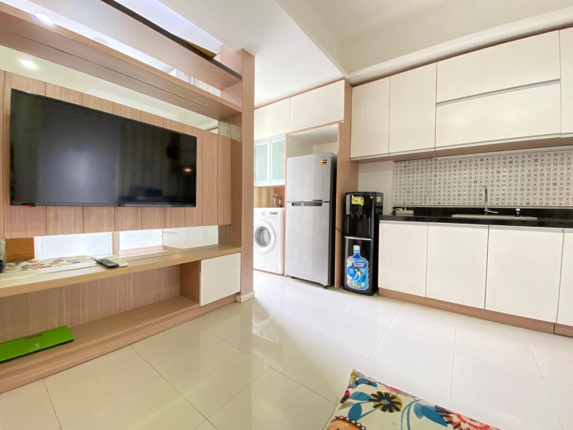 Luxurious & Spacious 2br At Parahyangan By Travelio Apartemen Bandung